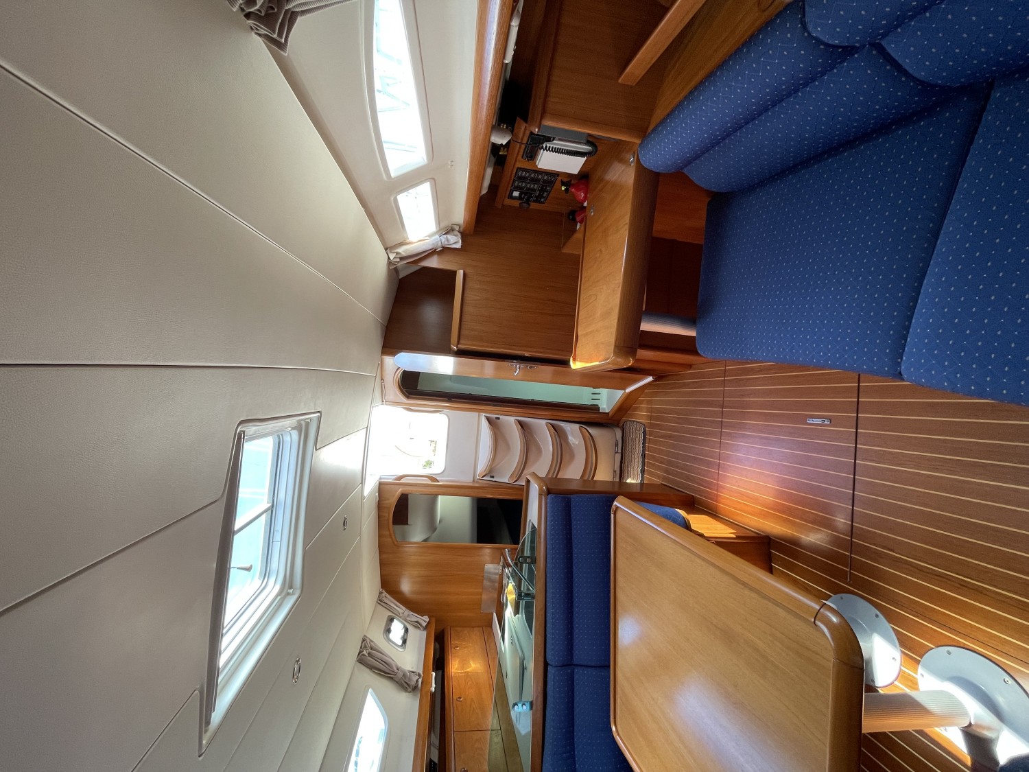 slider 13 Jeanneau Sun Odyssey 37